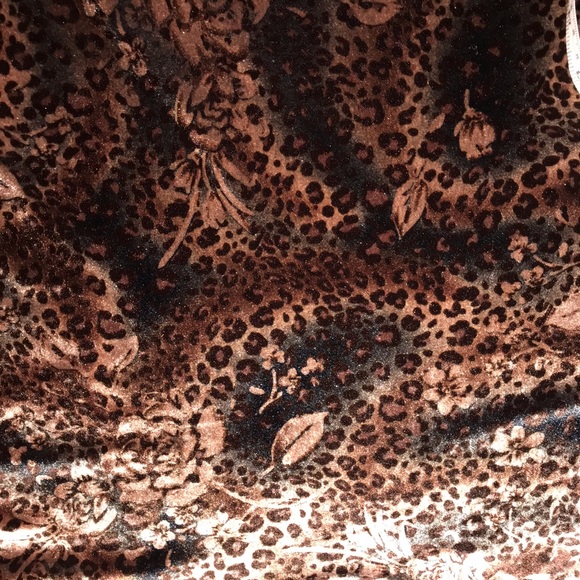 Leopard Roses Velour Top, Size XL - Picture 7 of 10